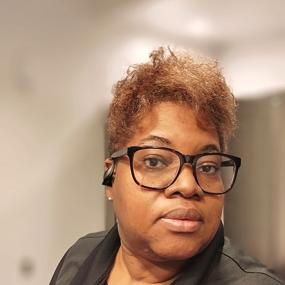 Meet your Posher, Cee - Picture 1 of 1